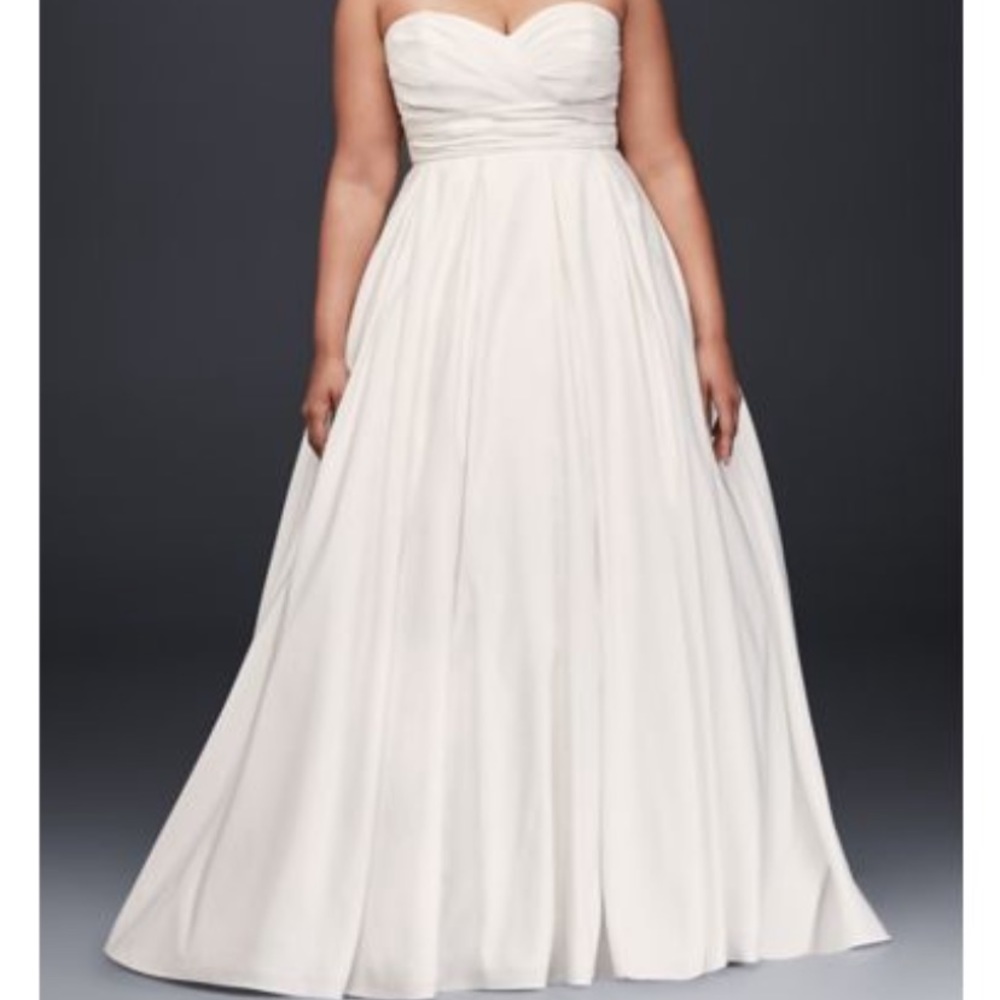** FINAL PRICE **18W Wedding Dress with pockets!